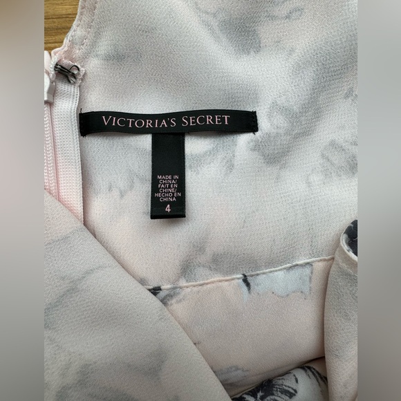 Victoria’s Secret Dress 4 - Picture 5 of 7